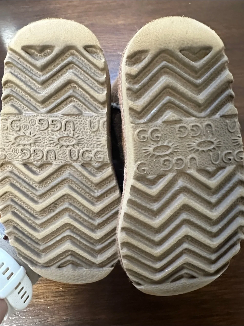 UGG short winter